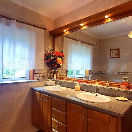 Гостевой дом Casa Dos Encantos 4*